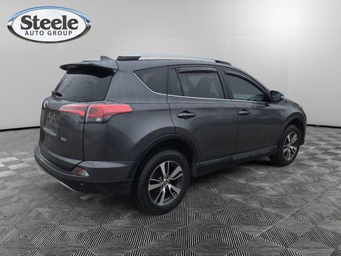 Used 2018 Toyota RAV4 XLE image 5