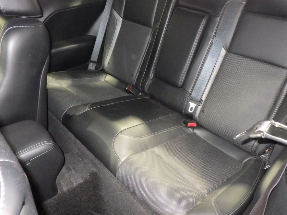Used 2015 Dodge Challenger R/T Plus RWD image 7