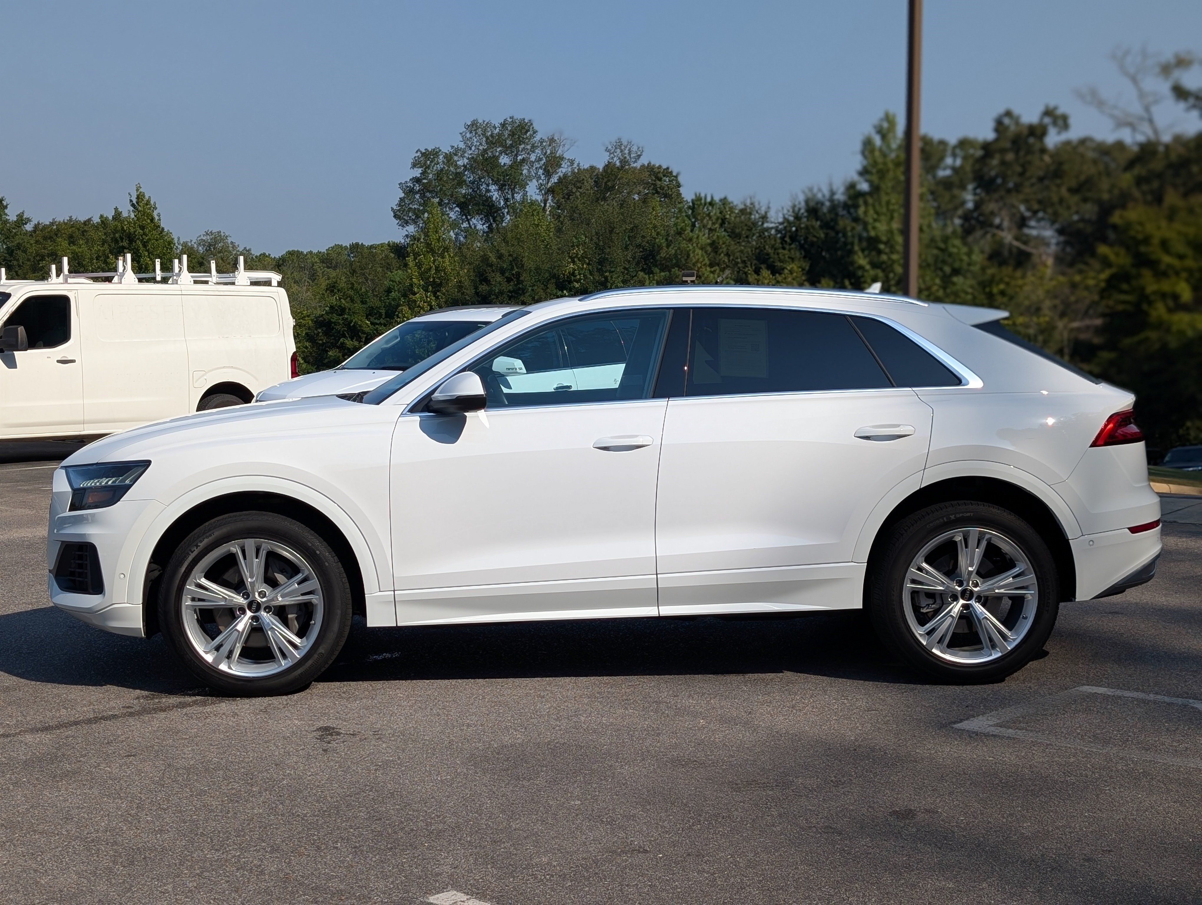 Used 2023 Audi Q8 Premium w/ Convenience Package AWD/4WD image 6