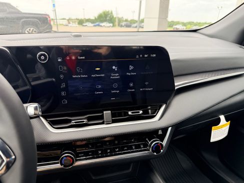 New 2026 Chevrolet Equinox LT w/ Convenience Package II FWD image 17