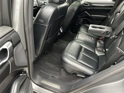Used 2015 Porsche Cayenne Diesel AWD/4WD image 23