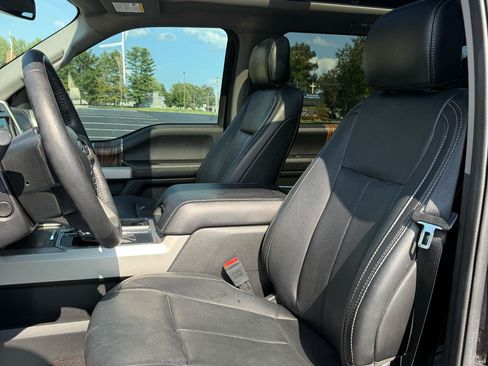 Used 2019 Ford F150 Lariat w/ Equipment Group 502A Luxury AWD/4WD image 11