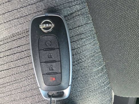 Used 2023 Nissan Rogue SV AWD/4WD image 32