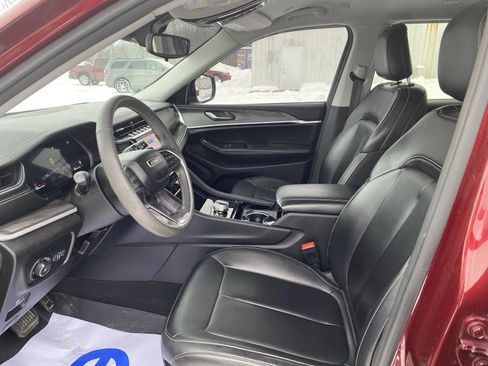 Used 2023 Jeep Grand Cherokee L Limited image 13