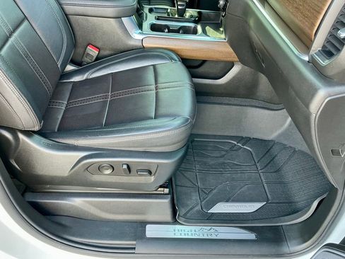 Used 2022 Chevrolet Silverado 1500 High Country w/ High Country Premium Package image 23