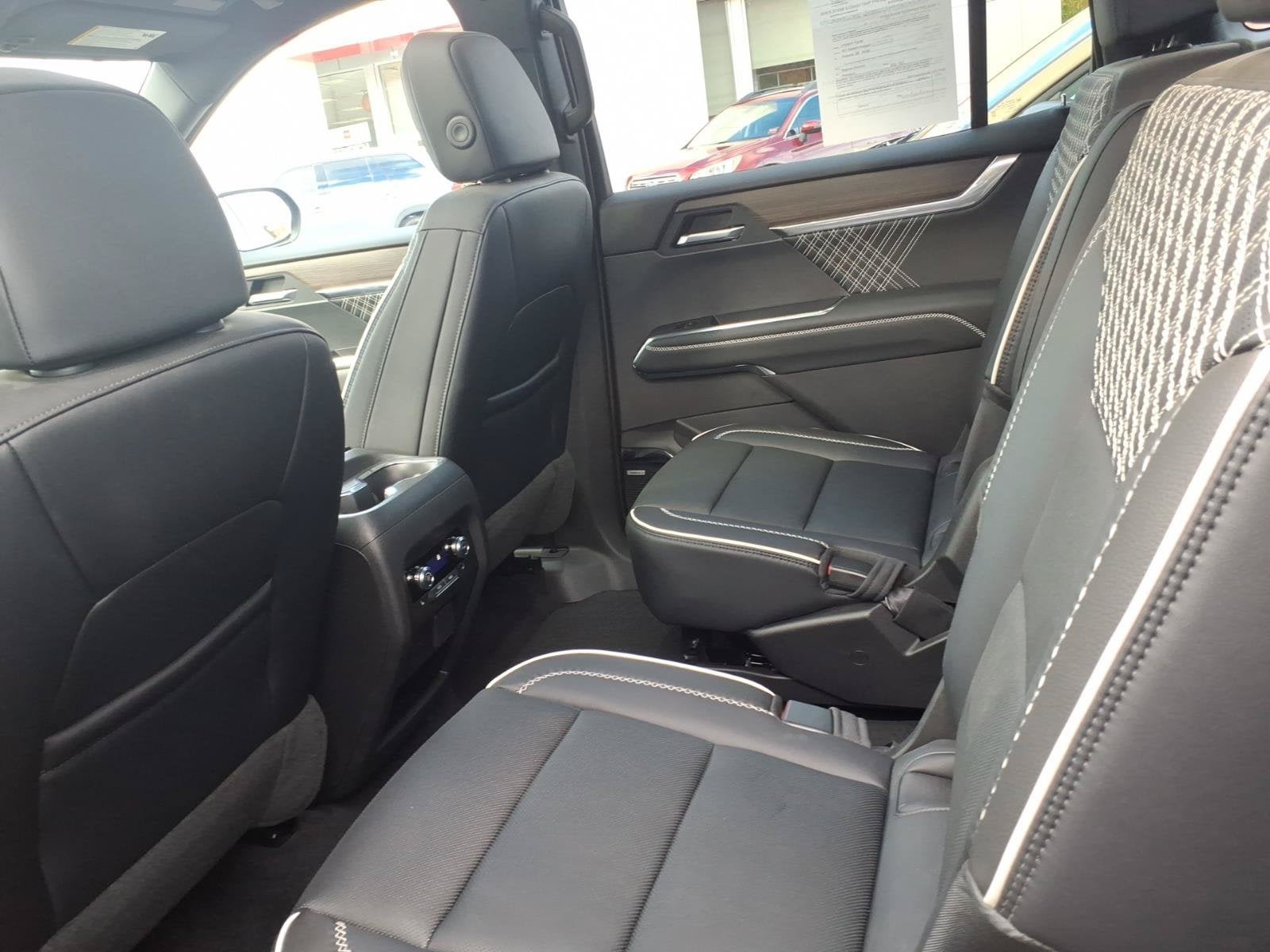 Used 2026 GMC Acadia Denali w/ Super Cruise Package AWD/4WD image 8