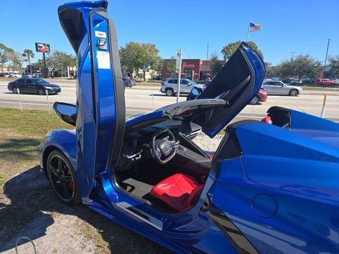 Used 2021 Chevrolet Corvette Stingray image 2