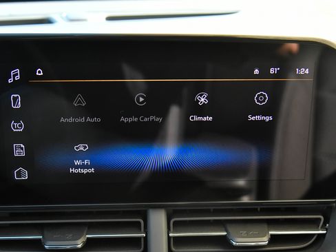 Used 2025 Chevrolet Trax LT w/ LT Convenience Package image 18