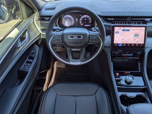 New 2025 Jeep Grand Cherokee L Limited image 18