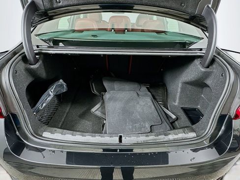 Used 2025 BMW 330i Sedan w/ Convenience Package image 27