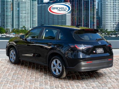 Certified 2023 Honda HR-V LX image 7