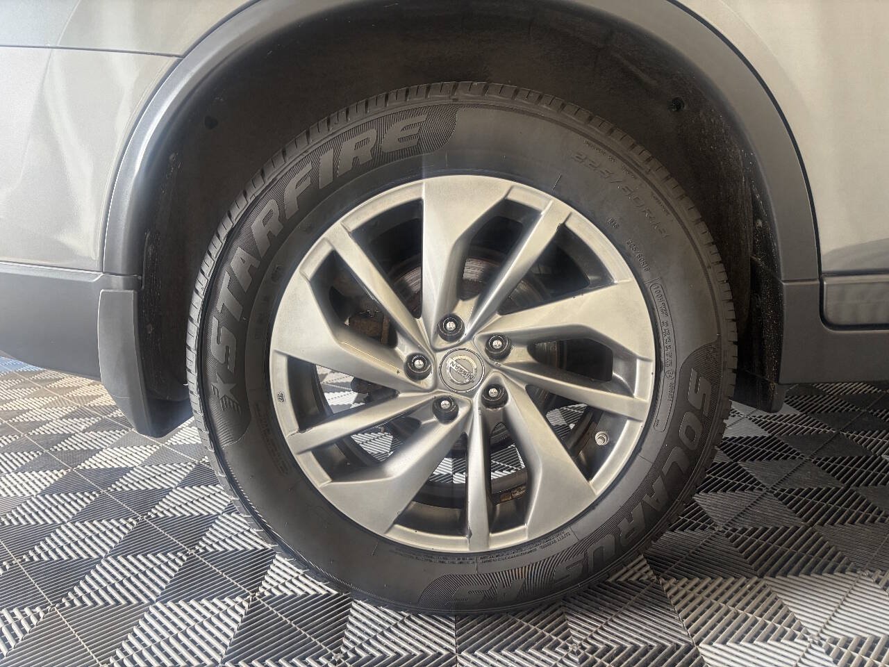 Used 2015 Nissan Rogue SL FWD image 26
