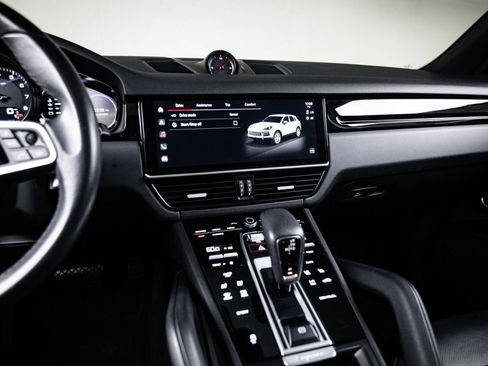 Certified 2023 Porsche Cayenne AWD/4WD image 19