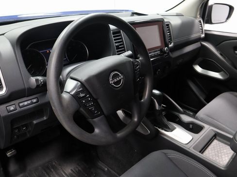 Used 2022 Nissan Frontier SV image 25