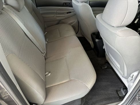 Used 2015 Toyota Tacoma PreRunner w/ SR5 Package image 32