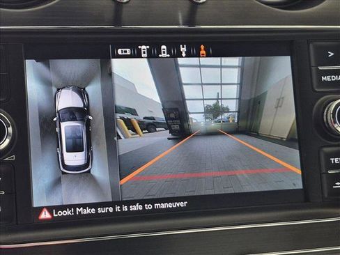 Used 2019 Bentley Bentayga AWD/4WD image 10