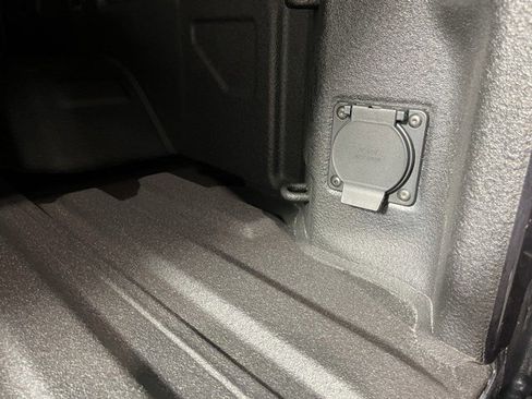 Used 2025 GMC Sierra 2500 AT4 w/ AT4 Premium Plus Package AWD/4WD image 45