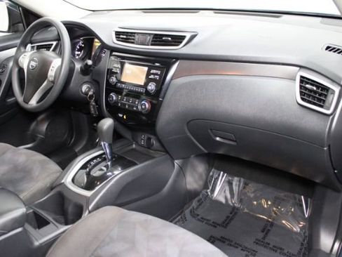 Used 2016 Nissan Rogue S image 18