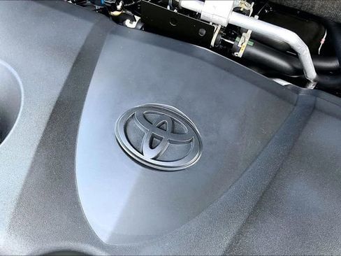 Used 2022 Toyota RAV4 XSE w/ Weather Package AWD/4WD image 31