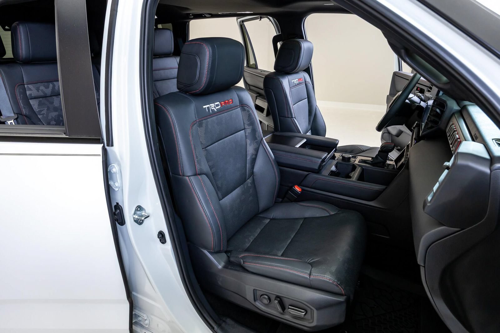 Used 2026 Toyota Sequoia TRD Pro AWD/4WD image 33