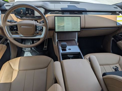 New 2026 Land Rover Range Rover Long Wheelbase SE AWD/4WD image 9