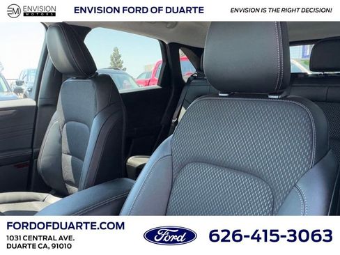 New 2025 Ford Escape SE image 17