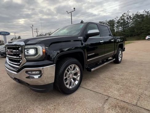 Used 2018 GMC Sierra 1500 SLT image 2