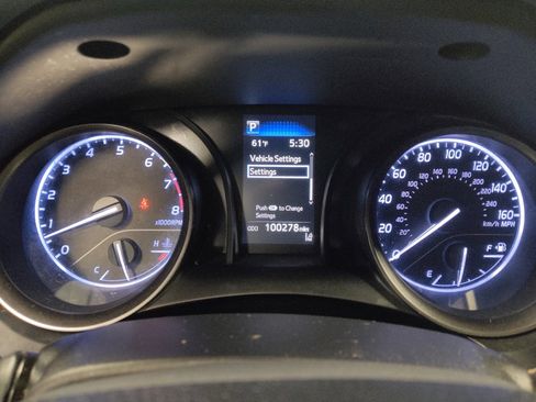 Used 2021 Toyota Camry SE FWD image 23