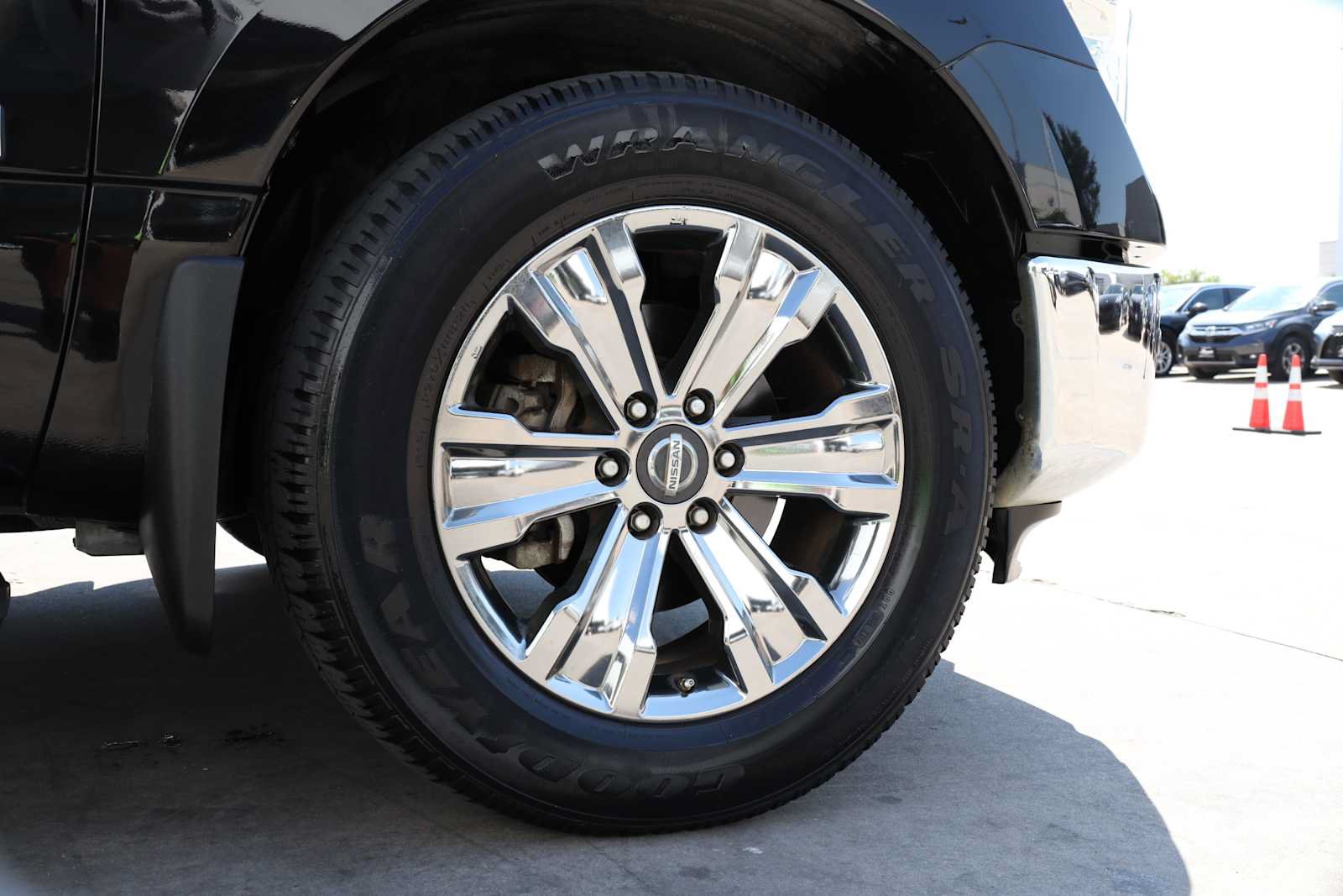 Used 2017 Nissan Titan SV RWD image 60