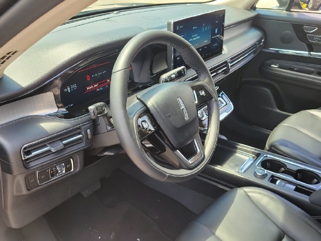 Certified 2025 Lincoln Corsair FWD image 12