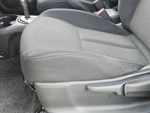 Used 2016 Nissan Versa SL image 22