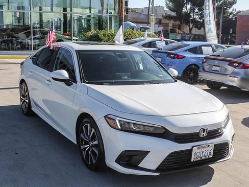 Used 2023 Honda Civic EX image 3
