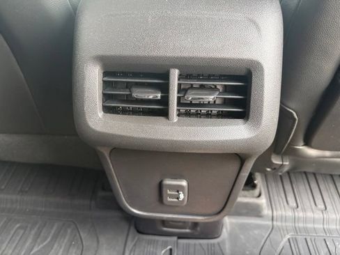 Certified 2024 GMC Terrain SLT w/ Infotainment Package II AWD/4WD image 20