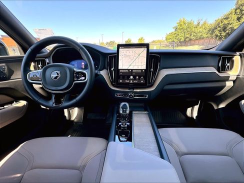 Used 2026 Volvo XC60 B5 Plus w/ Climate Package PRO AWD/4WD image 18