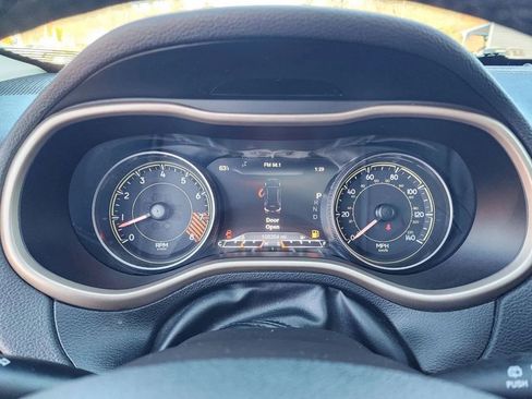 Used 2014 Jeep Cherokee Limited w/ Luxury Group AWD/4WD image 19