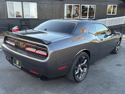 Used 2019 Dodge Challenger R/T RWD image 10