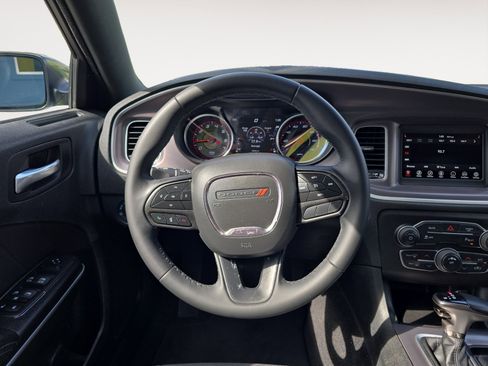 Used 2022 Dodge Charger SXT image 9