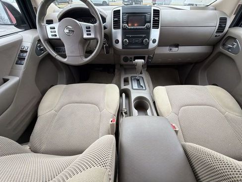 Used 2016 Nissan Frontier SV image 21