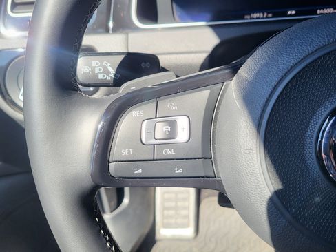 Used 2018 Volkswagen Golf R 4-Door image 51