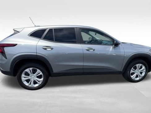 Certified 2026 Chevrolet Trax LS FWD image 8