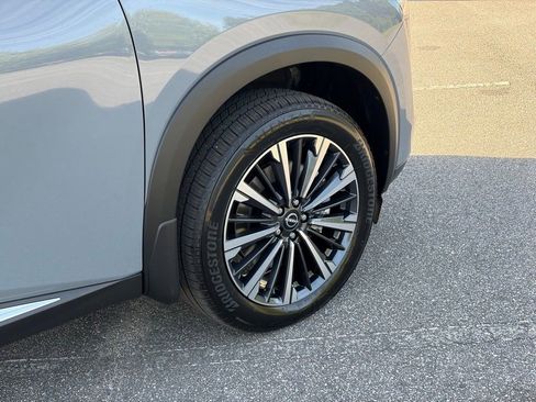 New 2026 Nissan Pathfinder Platinum FWD image 9