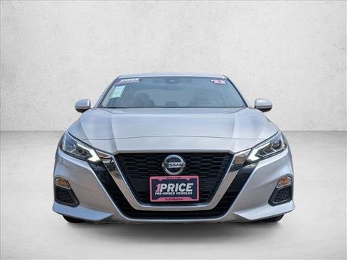 Used 2022 Nissan Altima 2.5 SV FWD image 2