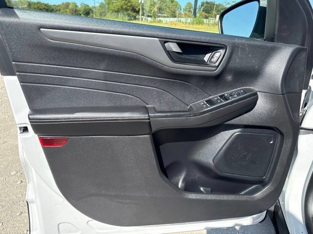 Used 2025 Ford Escape Active AWD/4WD image 14
