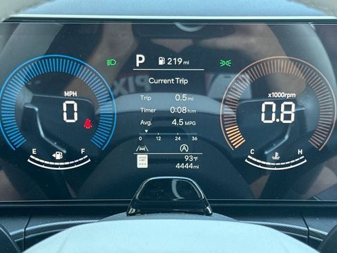 Used 2025 Hyundai Santa Fe SEL image 23