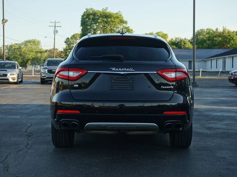 Used 2018 Maserati Levante GranLusso AWD/4WD image 6