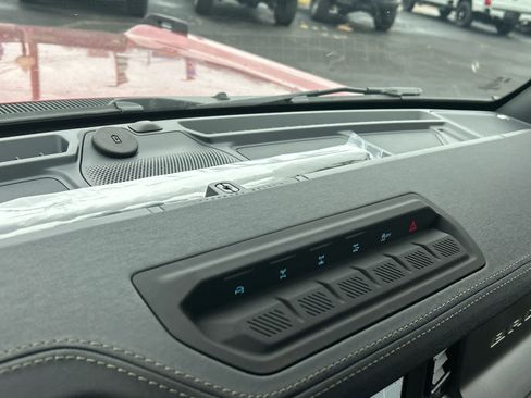 New 2025 Ford Bronco Badlands image 55