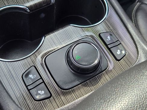 Used 2020 GMC Acadia SLT image 33