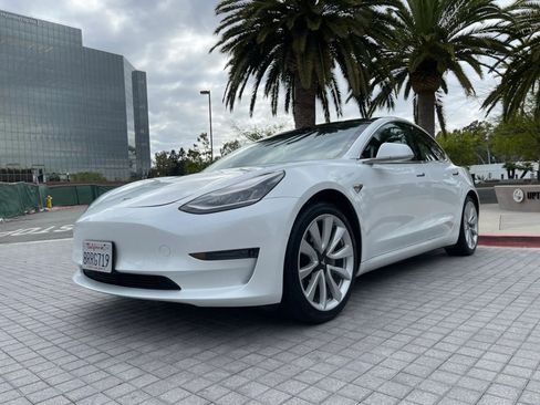 Used 2023 Tesla Model 3 Standard Range RWD image 3