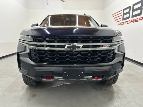 Used 2021 Chevrolet Tahoe Z71 w/ Luxury Package AWD/4WD image 4