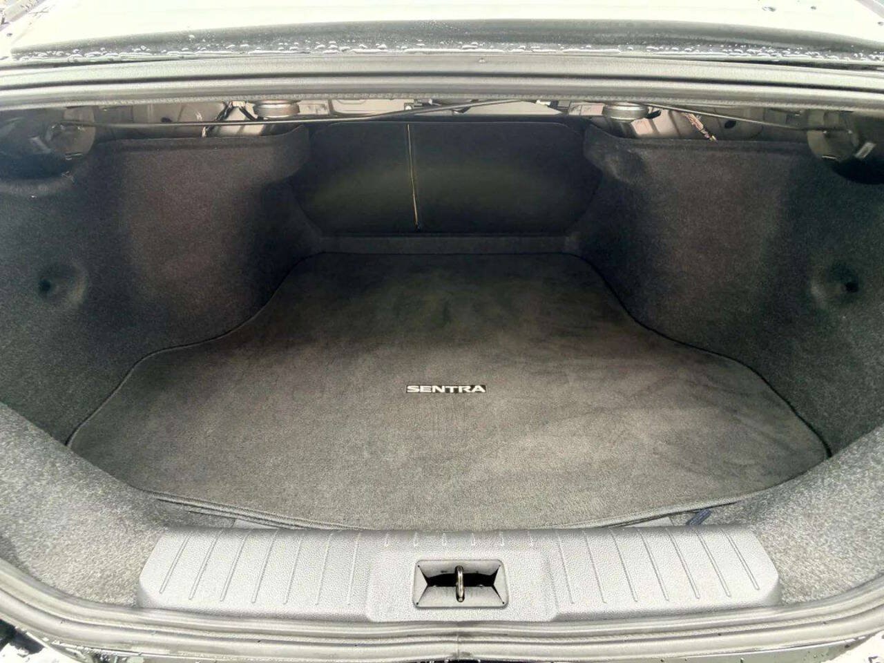 Used 2020 Nissan Sentra SV w/ SV Premium Package FWD image 5